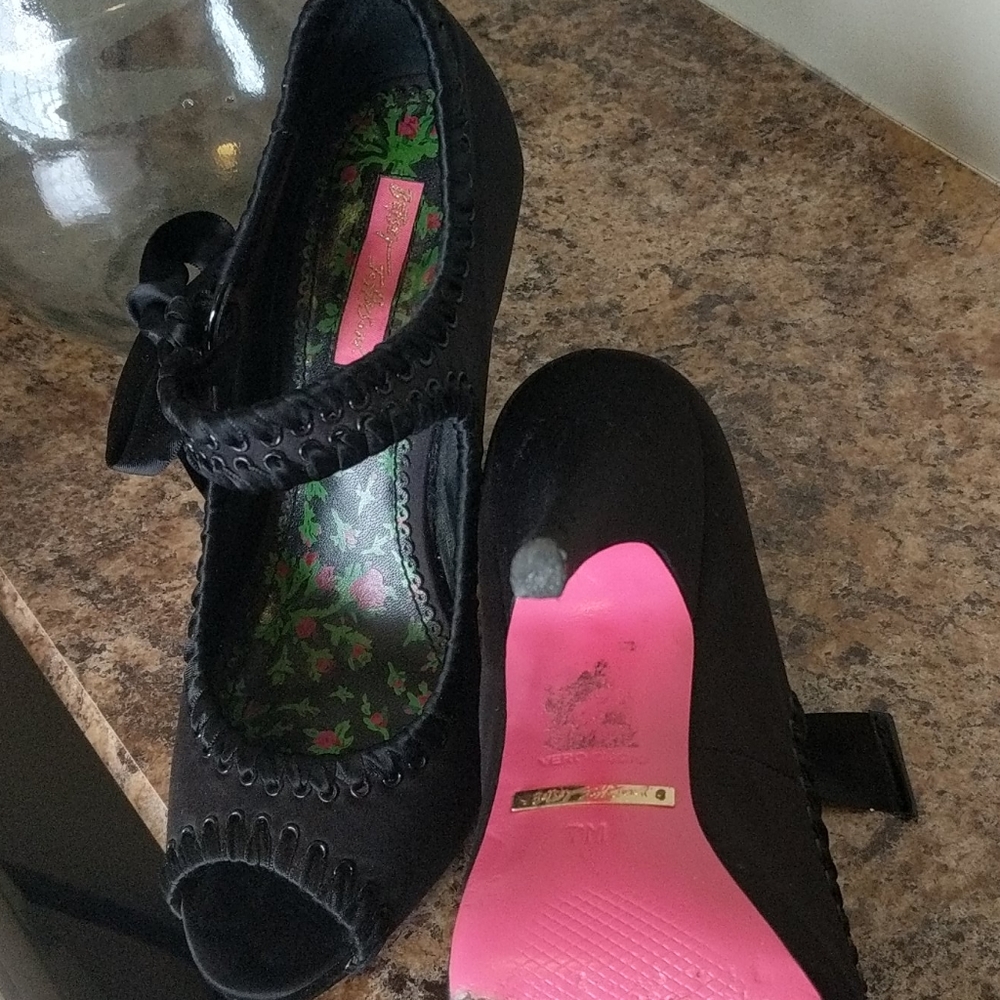 Betsey Johnson shoes - Picture 7 of 7